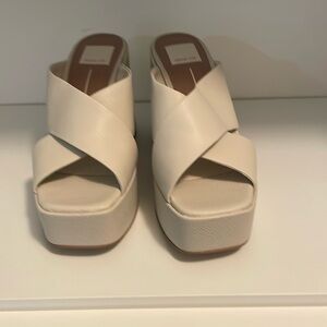 Size 6 platform leather Dolce Vita sandals in cream